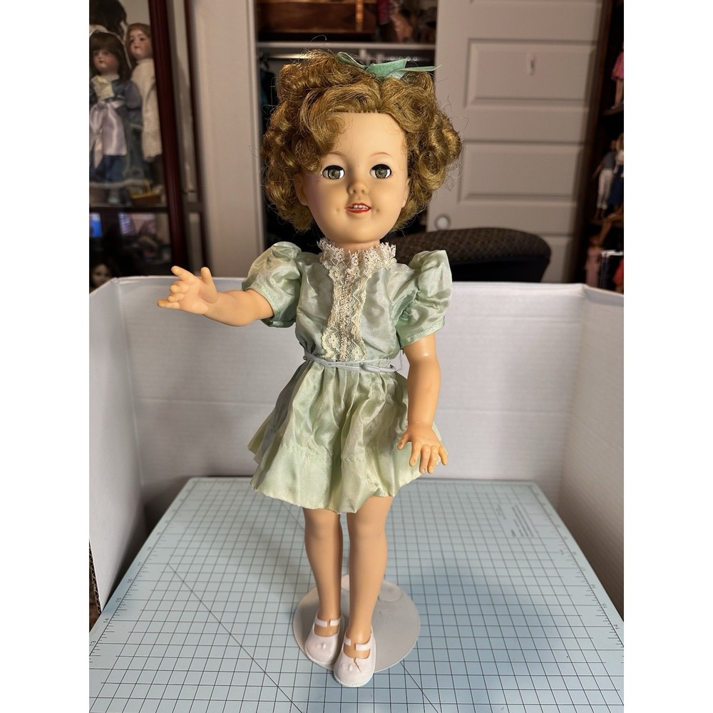 Vintage Ideal Shirley Temple Doll Flirty Eyes 17" Tall